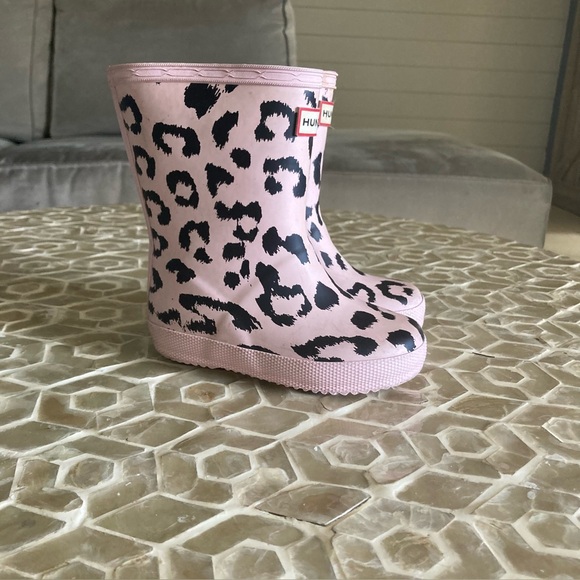 Hunter Original Kids First Classic Leopard Rain Boot (7) - Picture 9 of 10
